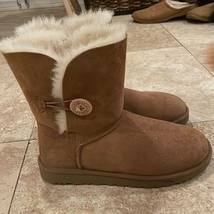 Ugg boots - Bailey Button II Genuine Shearling Boot👢